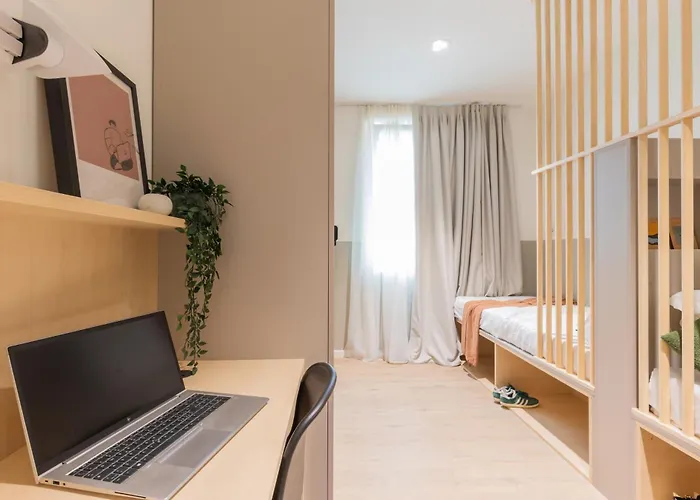 Well-Located Campus Rooms Near City Park